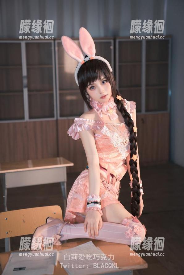 私拍必看，白莉爱吃巧克力带你见识什么叫真正的女神范！