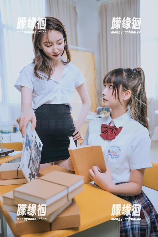 神楽坂真冬 有毒的美图,神楽坂真冬的“健身少女”图包毫无意外地秒杀了我。