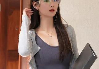 秀人网 - HeyuZhang的睡衣写真，谁说穿睡衣不能有范儿？