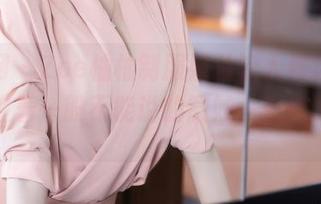 秀人网 - Zoe柚柚制服照片让人着迷，原图传递着一股不能说的微妙，壁纸更是看。