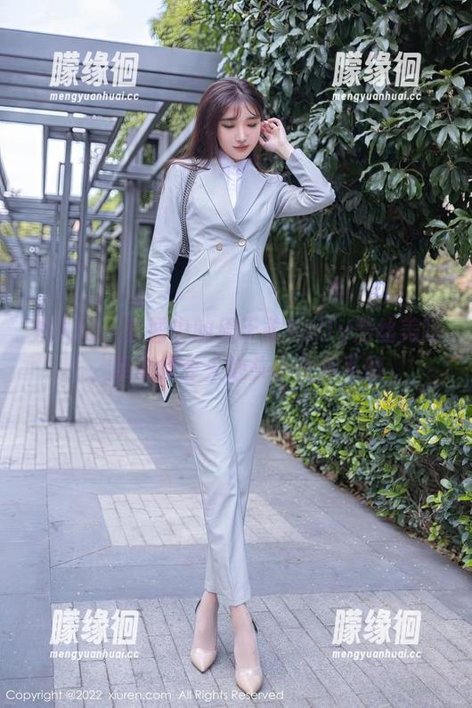 秀人网-周于希Sally 秀人网 - 套图中的周于希Sally黑丝美腿,草率得令人心头小火熄不掉