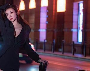 秀人网 - 柒喜小baby在高清写真里，透明到了让人想多看几眼的地步。