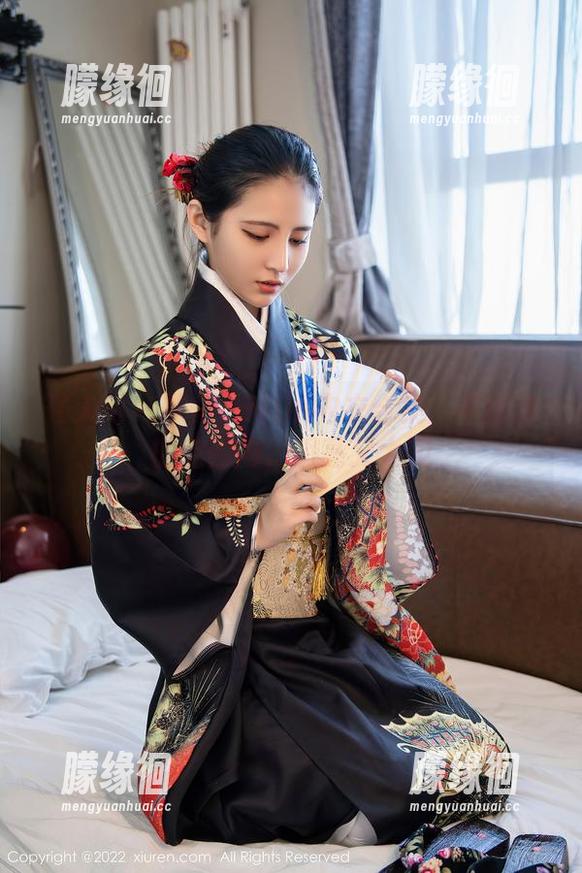 秀人网 - 糯美子Mini内衣合集：不犯法的范围内，明亮又大胆
