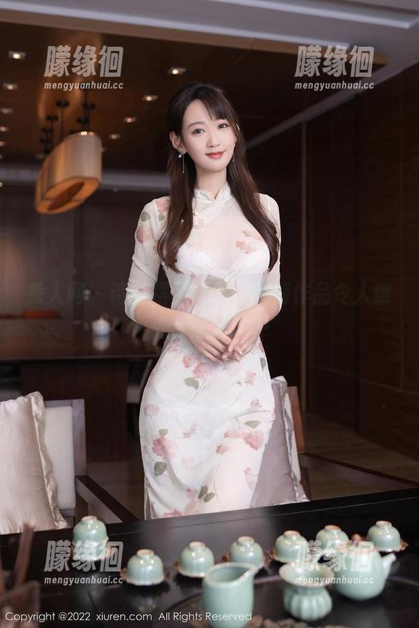 秀人网-诗诗 秀人网 - 诗诗摆弄短裙,福利作品令人意外的清新……