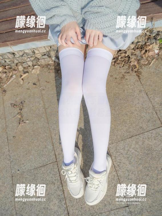 紧急企划-小婕 紧急企划 - 话说小婕水手服黑丝的私房写真,别太认真,轻松点好。