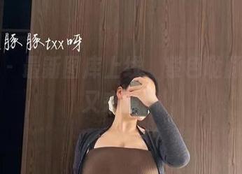 微密圈 - 最新图库上线，紫色哒豚豚妹纸又来撩！