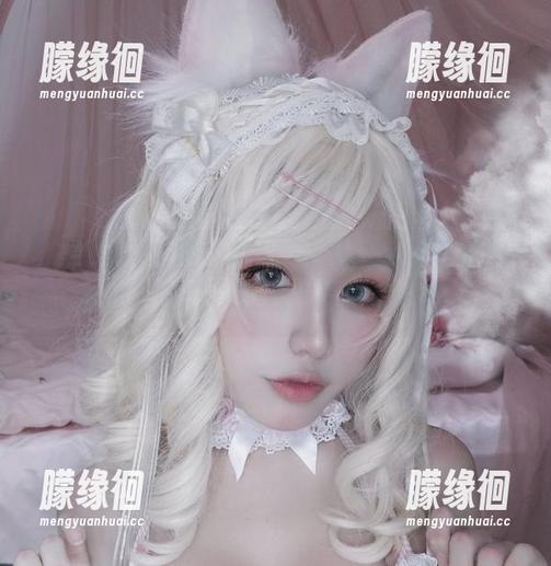 户外写真套图：芊川一笑MNK与野外风光的“暧昧”接触，谁才是主角？