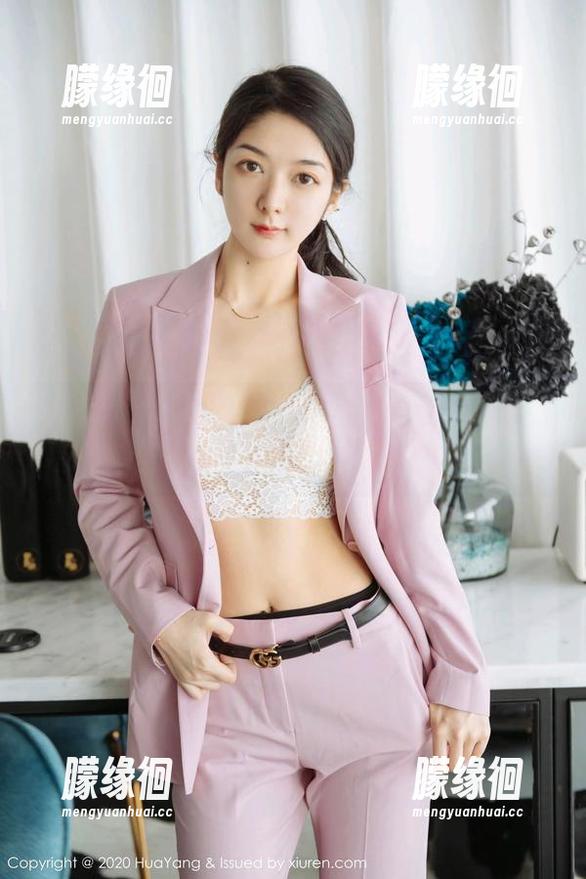 花漾show-玥儿玥er 花漾show - 老师说护士很辛苦,看来还少了玥儿玥er这款“职场网红”套图!