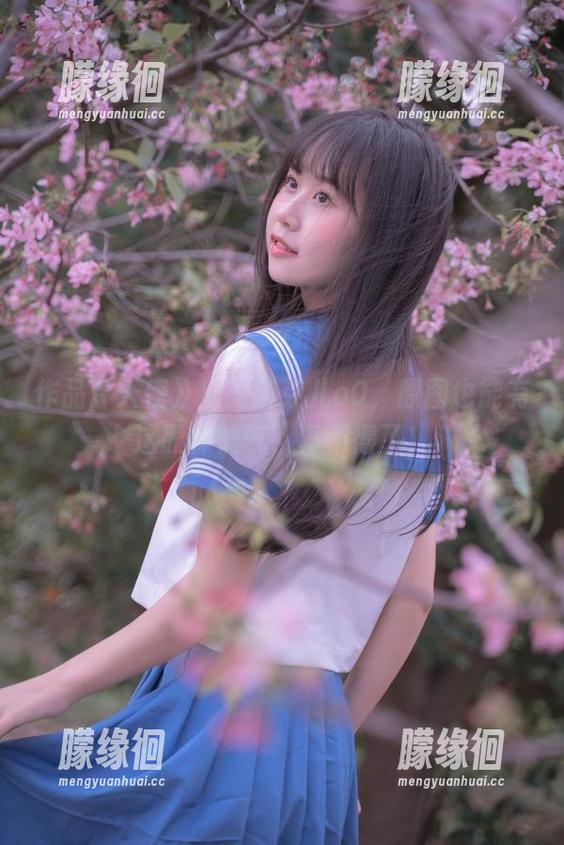 作品《天使》里的萌芽儿o0，原图也能有这股神仙气，真不得了！