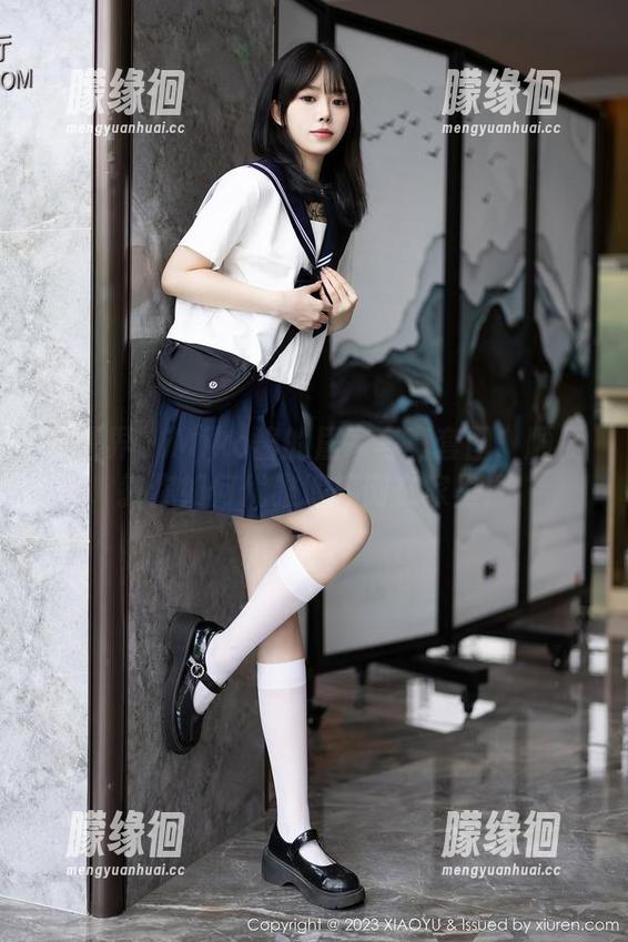 语画界-Miko酱 语画界 - Miko酱的居家写真套图:顺便教你如何优雅地摔倒在家里!