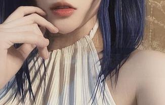 起起子vvvv的运动美学：私房图包里的每个动作都是一种诱惑。