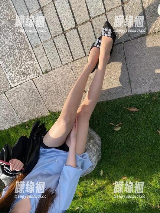 微密圈 - 私房里的软妹小九九：棉袜合集，轻松踩上你的情绪