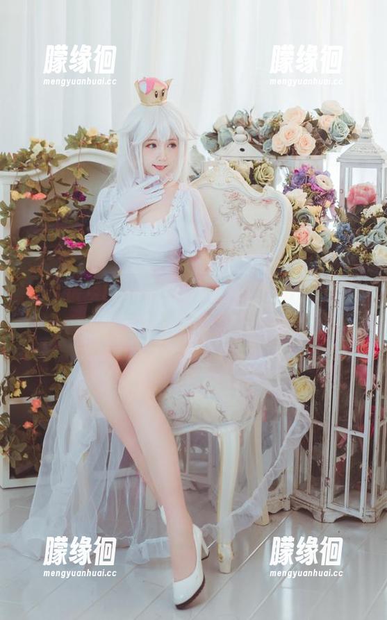 金鱼yui 一本镂空的私房图卷子:金鱼yui的影像里藏着哪些情绪?