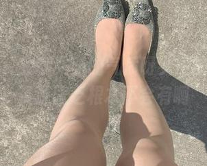 微密圈 - 翻翻雅雅的气质呀女王的图集，资源匮乏根本不会有啊