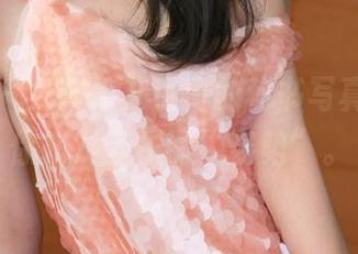 青豆客 - 更新！艾小青的秘书写真集，教你找对工作的“姿势”。