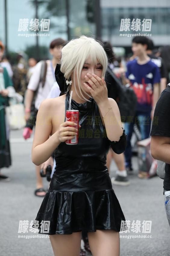 魔镜街拍 魔镜街拍现场汇报:无圣光的凉亭肉丝旗袍小姐姐合集